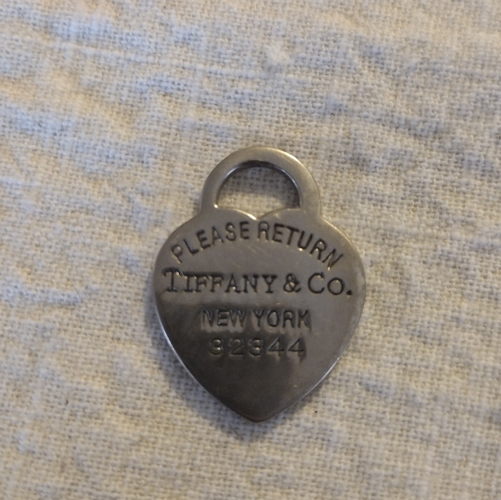 Classic Tiffany heart pendant!